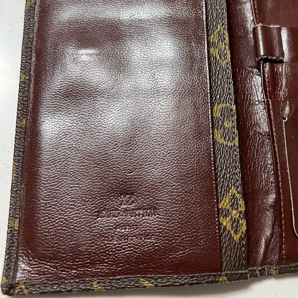 LOUIS VUITTON LV Wallet - Picture 4 of 12